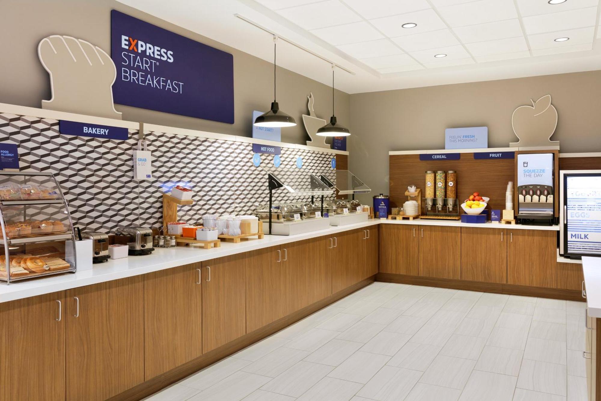 Holiday Inn Express Dallas Market Center By Ihg Exterior foto