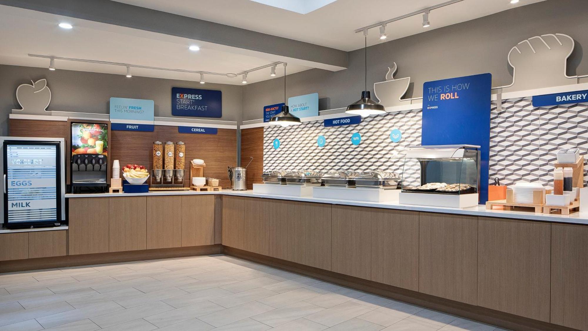 Holiday Inn Express Dallas Market Center By Ihg Exterior foto